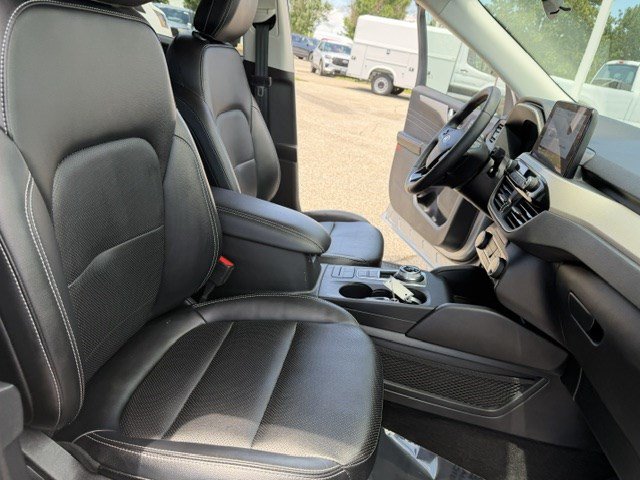 Used 2022 Ford Escape SEL w/ Technology Package FWD image 36