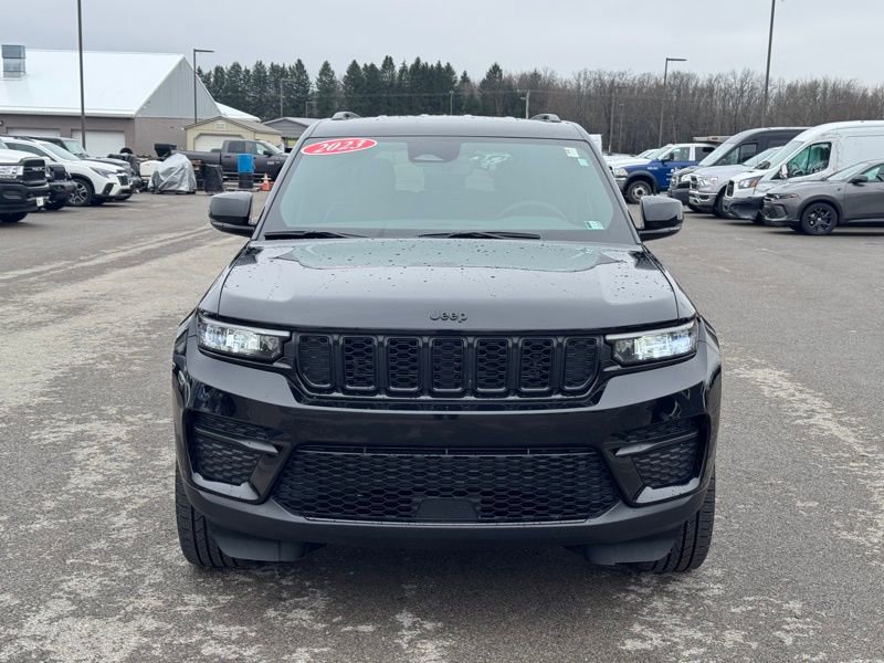 Used 2023 Jeep Grand Cherokee Altitude image 8