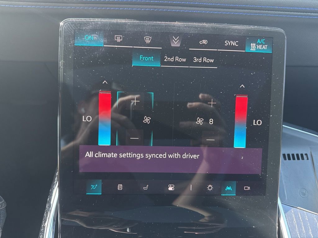 Used 2025 Cadillac Escalade IQ Luxury 1 AWD/4WD image 24