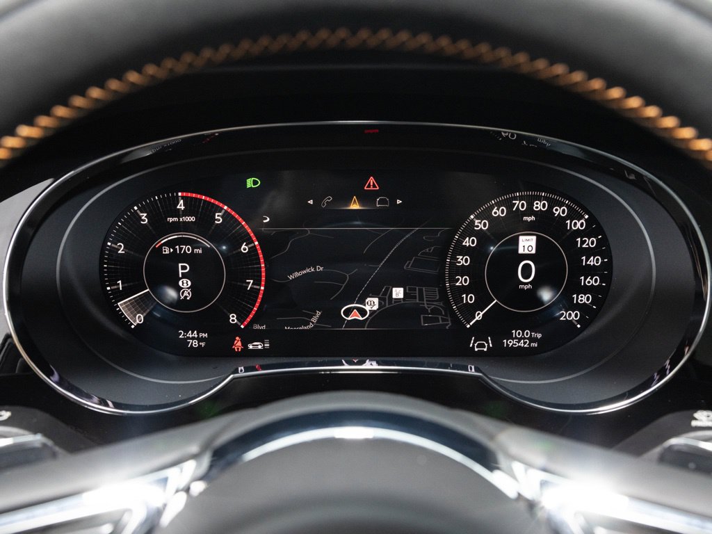 Used 2024 Bentley Bentayga Extended Wheelbase AWD/4WD image 34