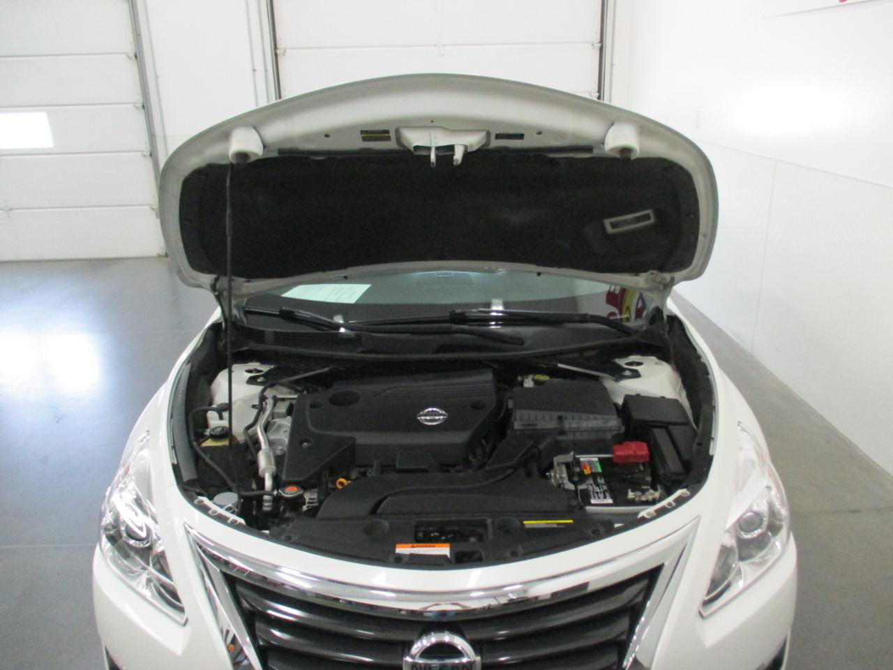 Used 2015 Nissan Altima 2.5 SL w/ Moonroof Package image 29