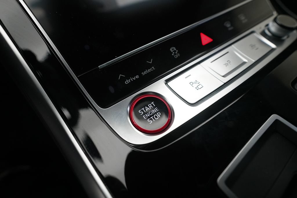 New 2026 Audi SQ8 Prestige AWD/4WD image 32