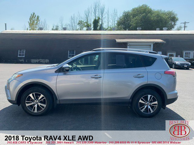 Used 2018 Toyota RAV4 XLE image 3