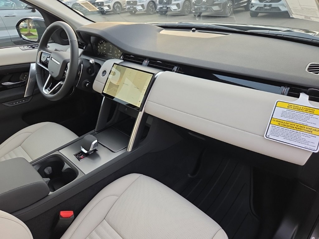 New 2025 Land Rover Discovery Sport S image 20