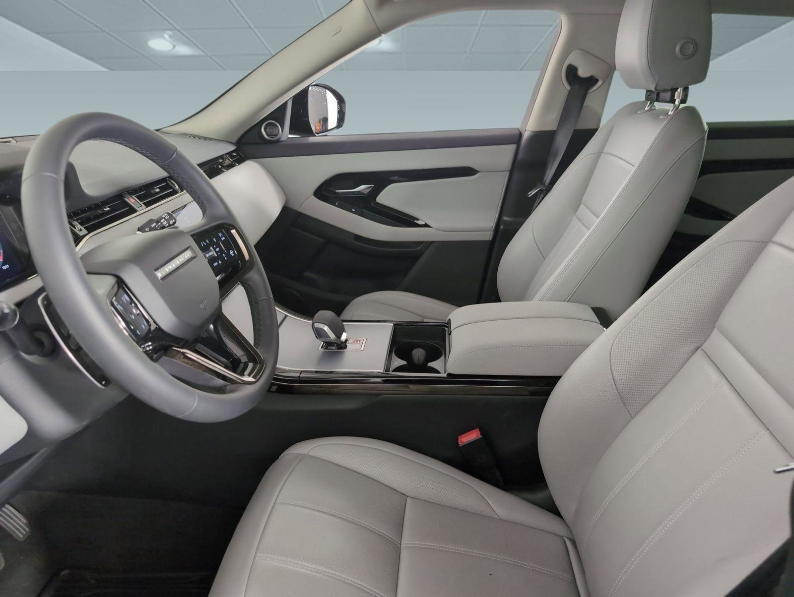 Certified 2025 Land Rover Range Rover Evoque S image 4