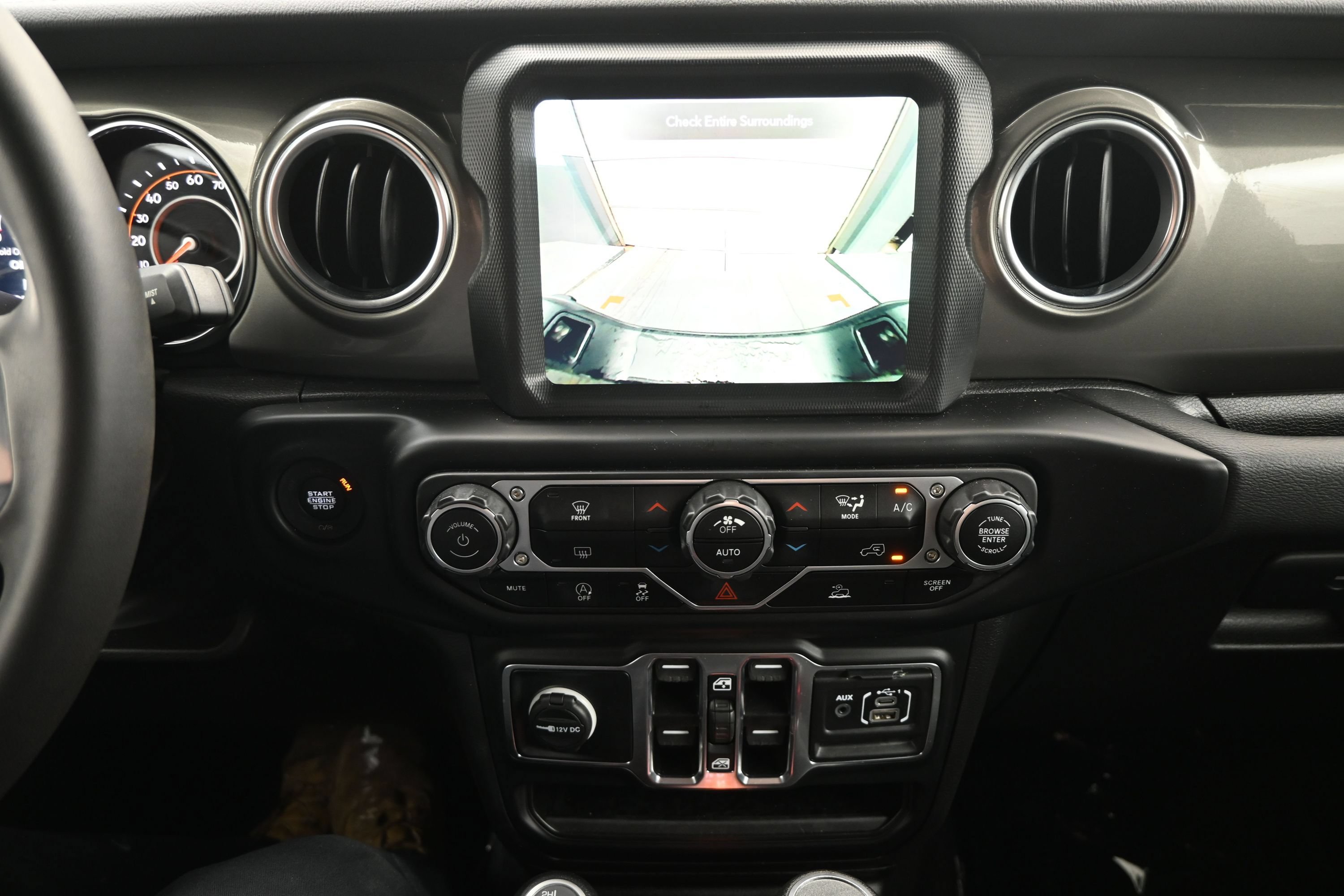Used 2023 Jeep Gladiator Overland AWD/4WD image 18