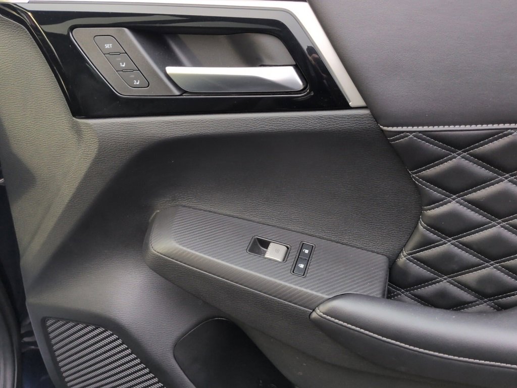 Used 2023 Mitsubishi Outlander SEL image 15