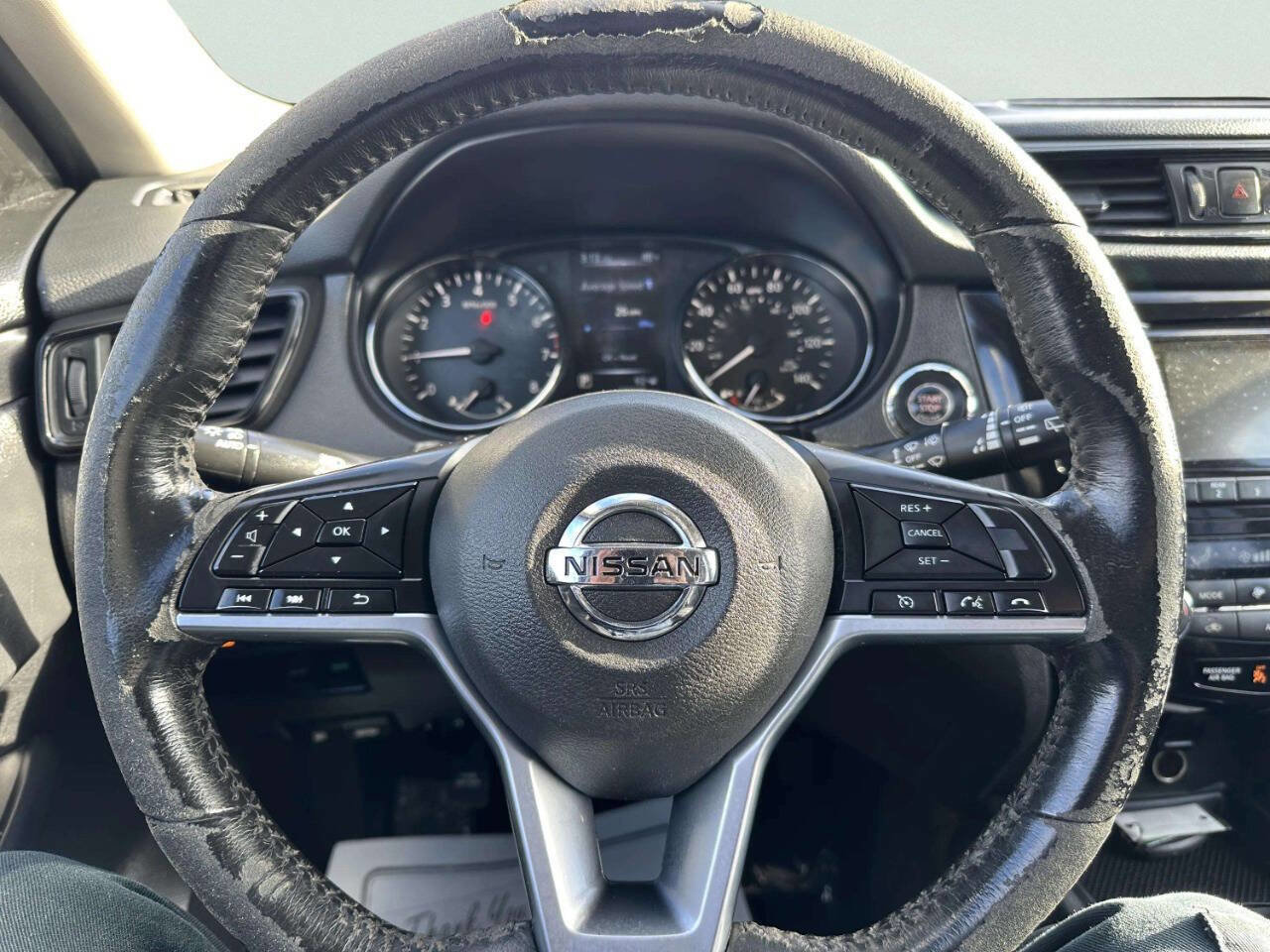 Used 2017 Nissan Rogue SV FWD image 26