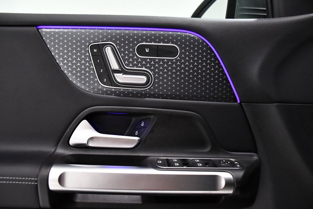 New 2026 Mercedes-Benz GLB 250 4MATIC image 14