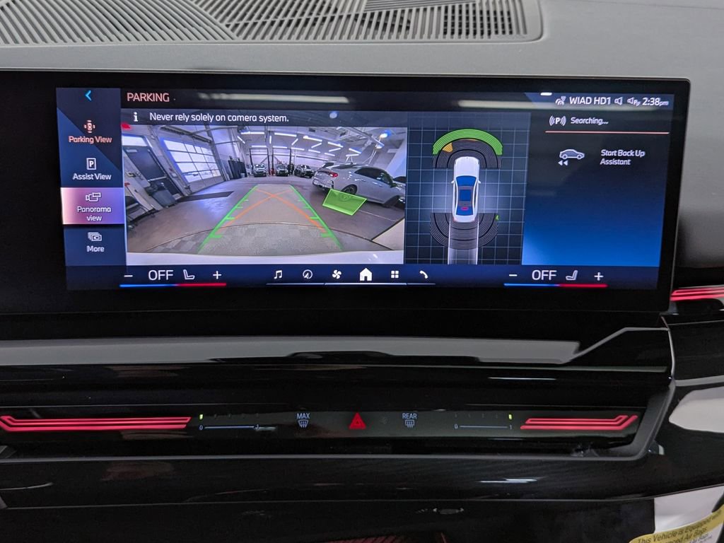 Used 2025 BMW 530i xDrive image 21