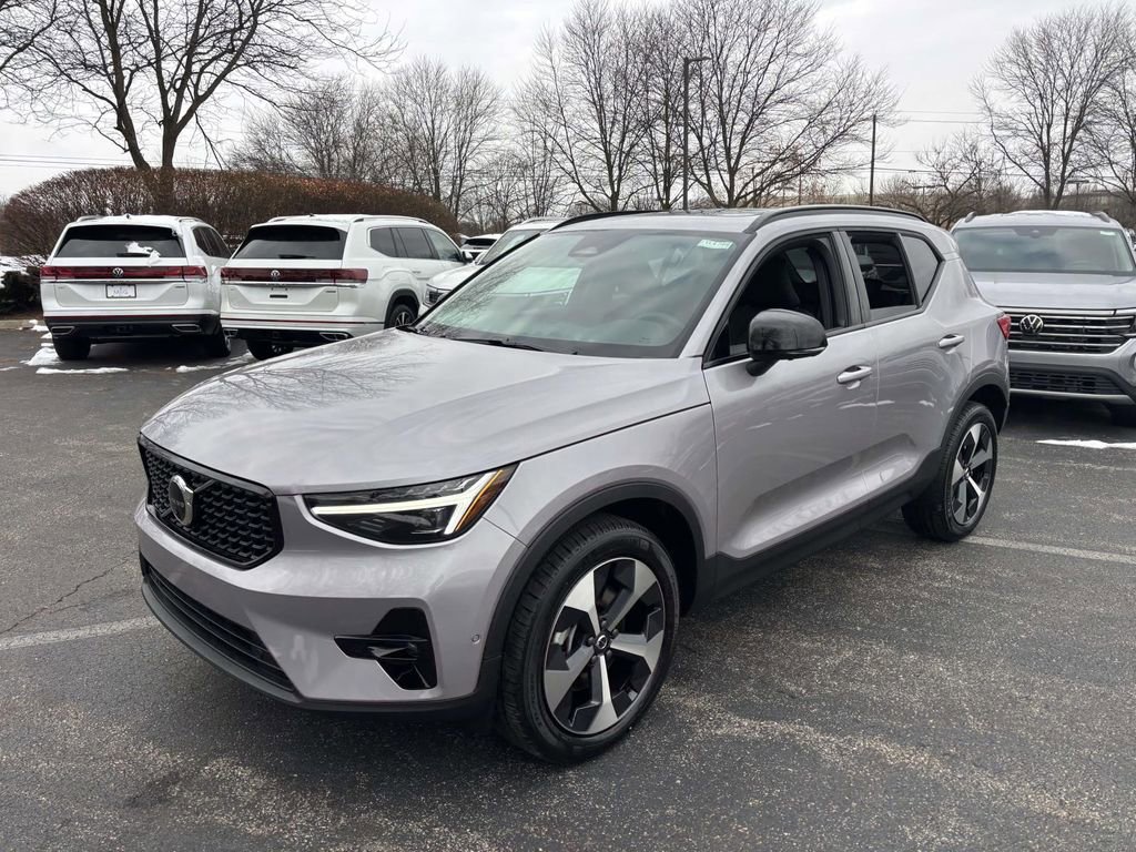 New 2026 Volvo XC40 B5 Plus w/ Protection Package Premier image 3