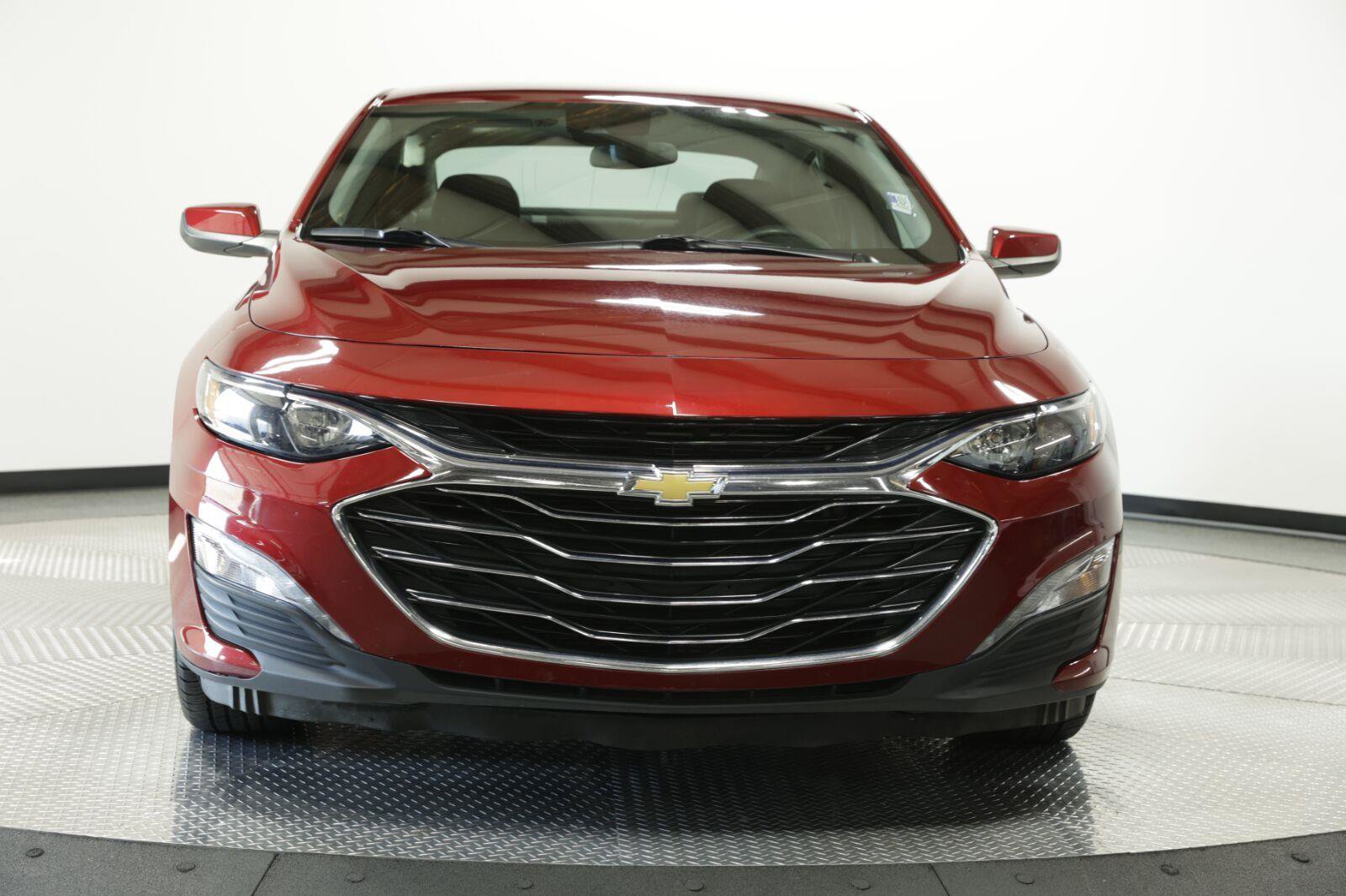 Used 2025 Chevrolet Malibu LT FWD image 3