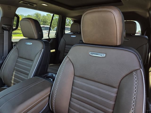 New 2026 GMC Acadia Denali Ultimate w/ LPO, Floor Liner Package AWD/4WD image 26