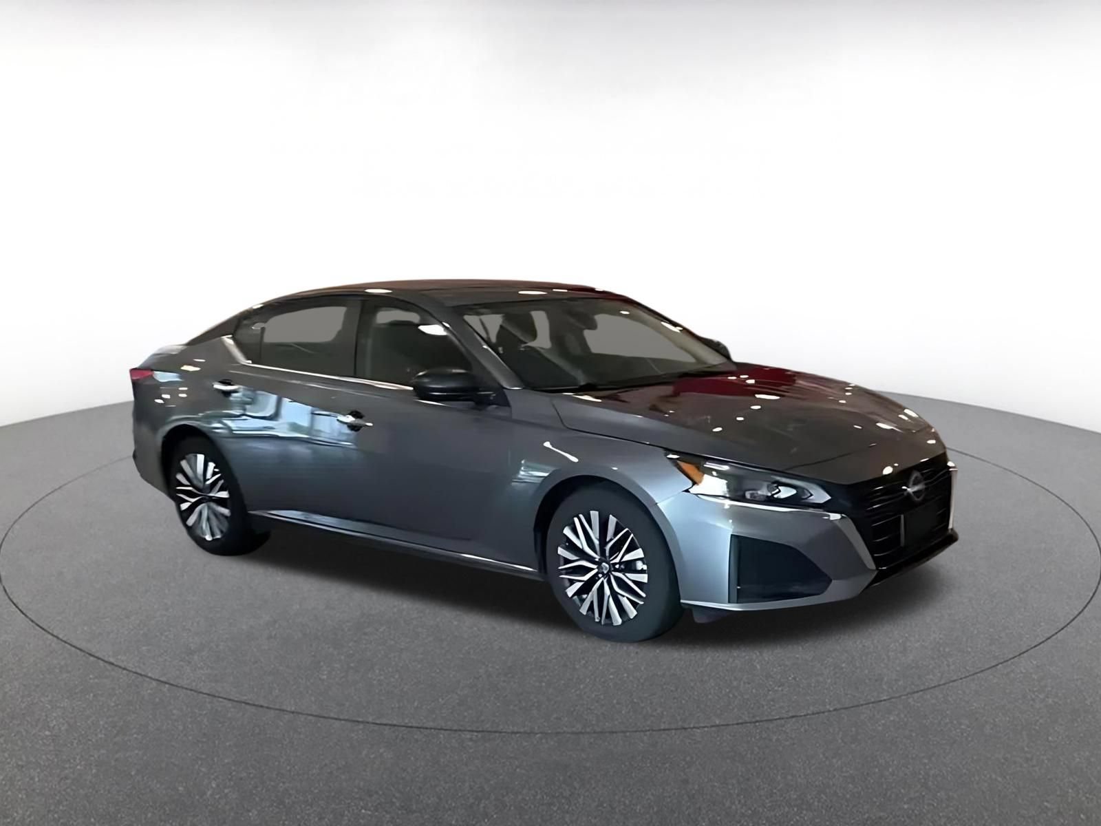 Used 2025 Nissan Altima 2.5 SV FWD video 2
