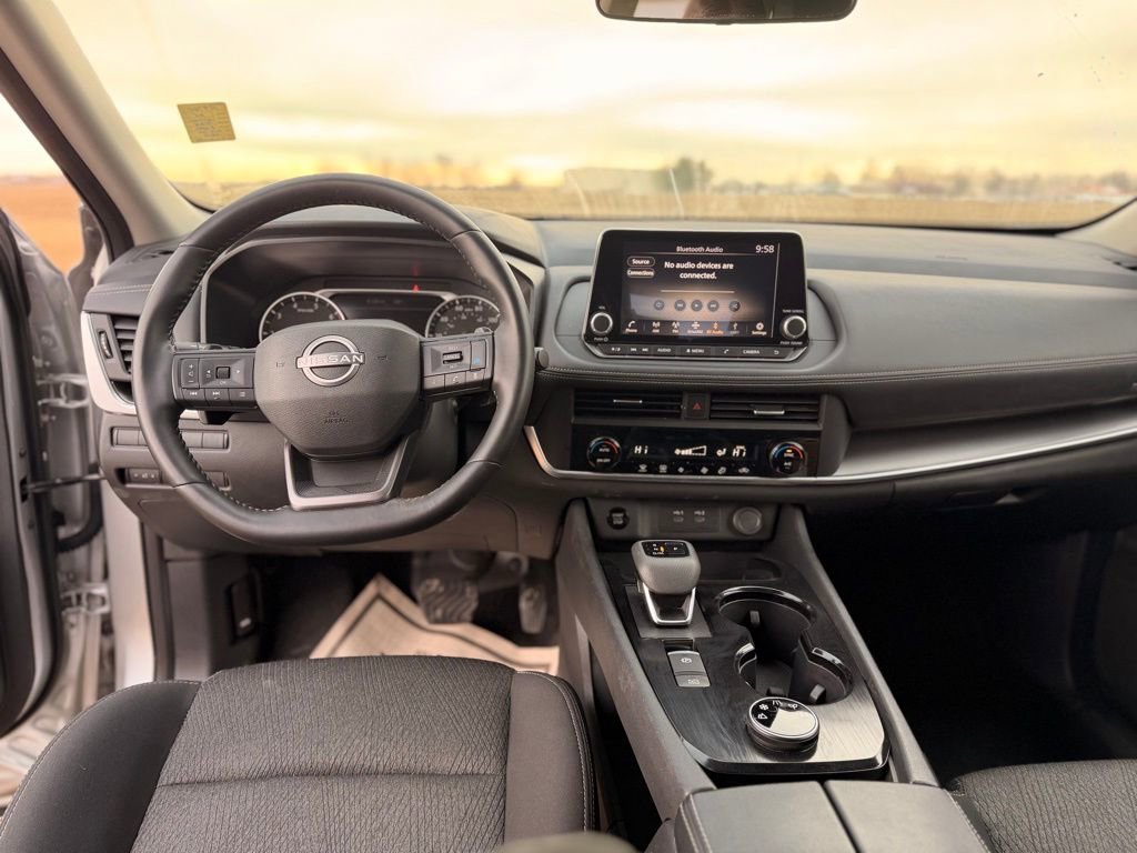 Certified 2025 Nissan Rogue SV image 12