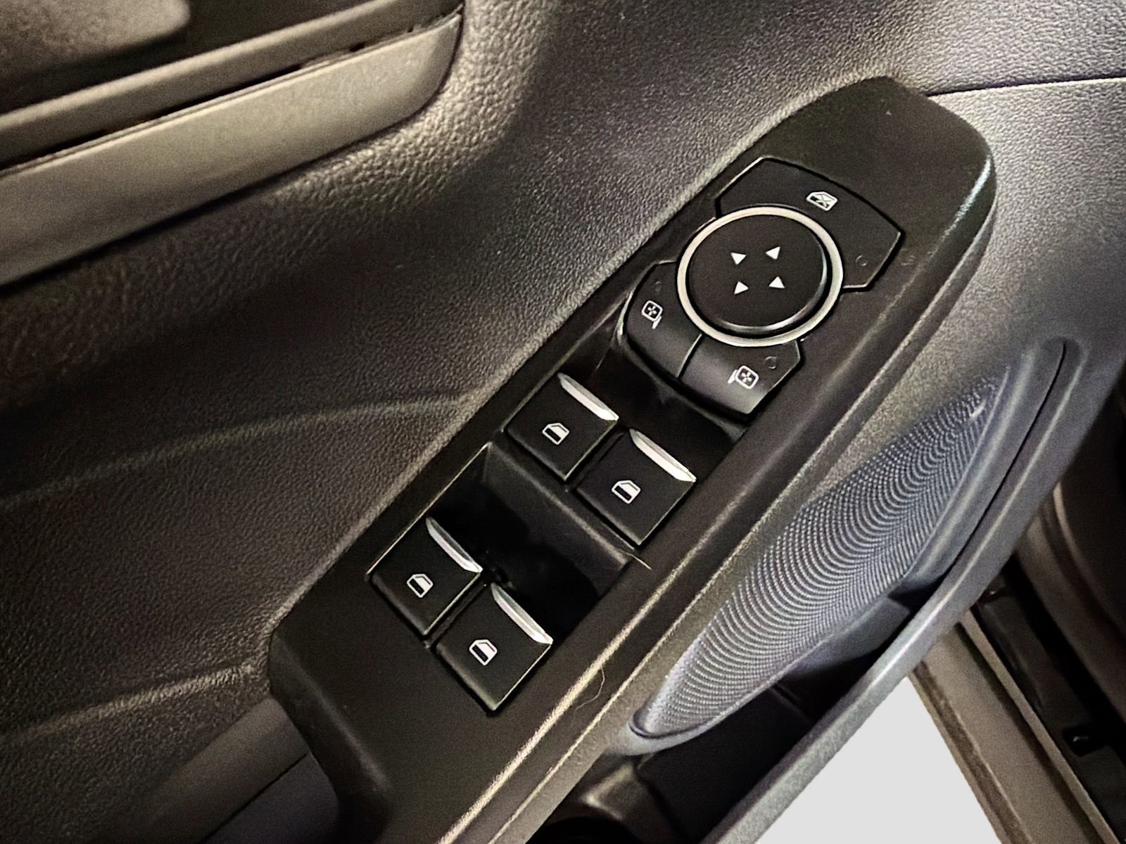 Used 2024 Ford Escape Active AWD/4WD image 17