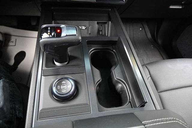 Used 2026 GMC Hummer EV 4x4 Crew Cab w/ Carbon Fiber Edition Package image 11
