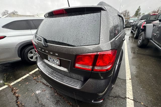 Used 2019 Dodge Journey SE w/ Blacktop Package image 4