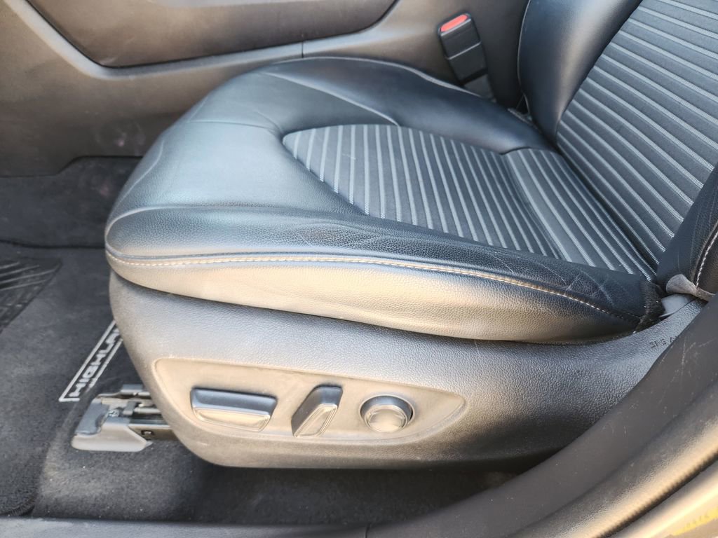 Used 2022 Toyota Highlander XSE image 28