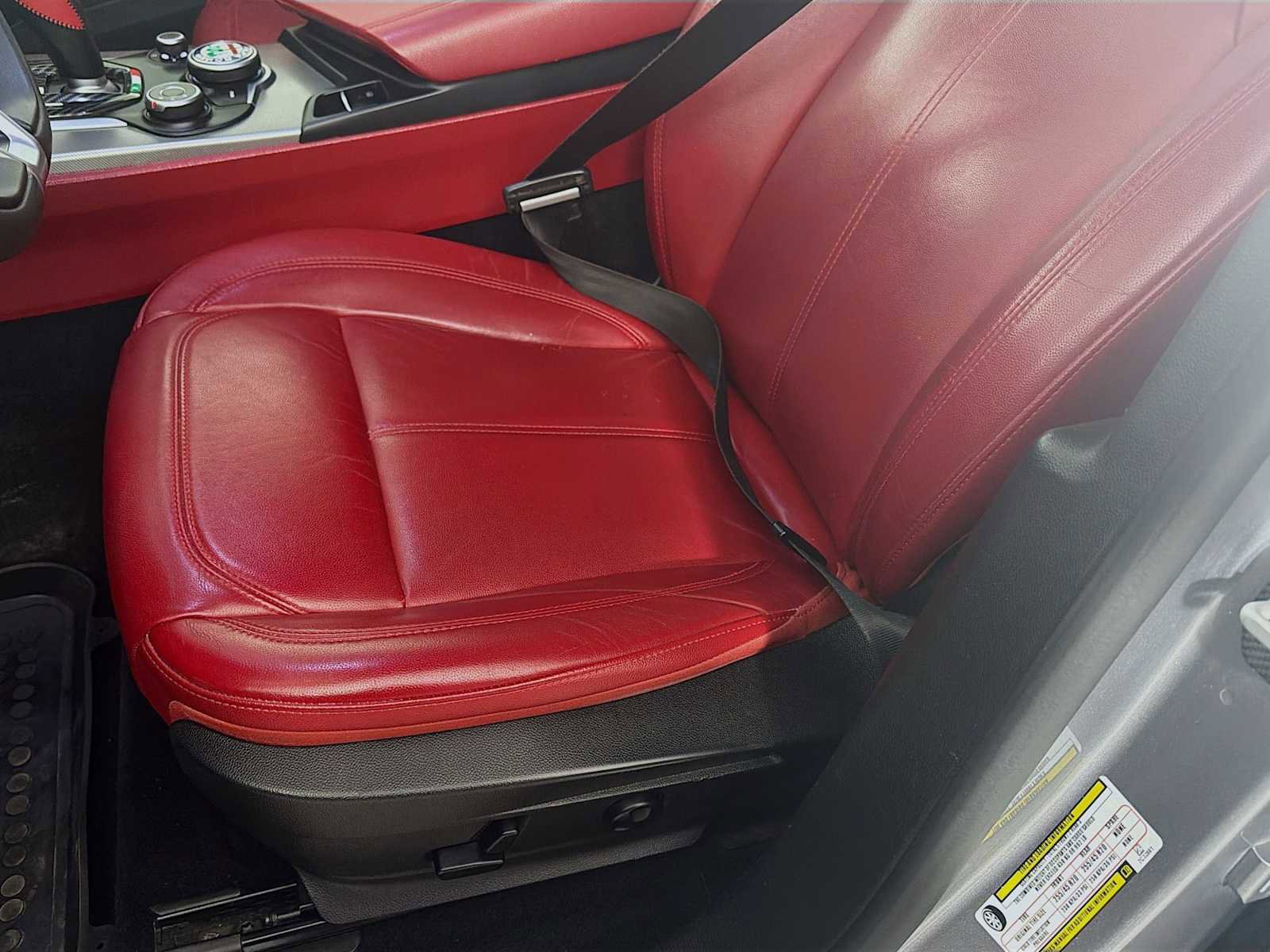 Used 2019 Alfa Romeo Stelvio Sport w/ Quick Order Package 22J Sport AWD/4WD image 21