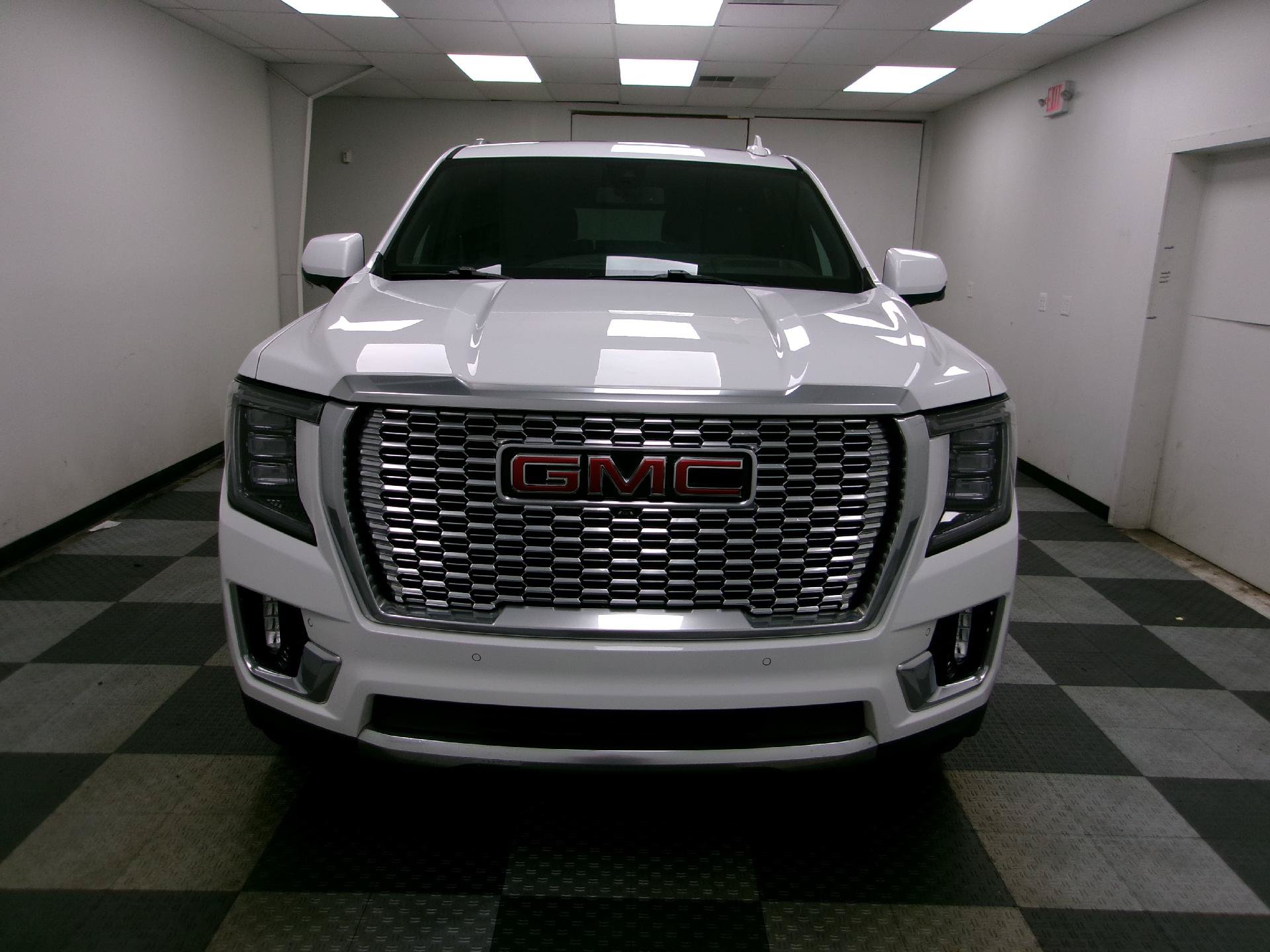 Used 2022 GMC Yukon XL Denali AWD/4WD image 18