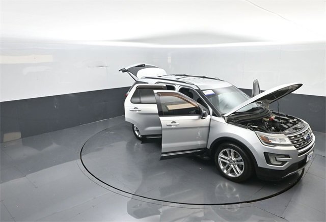 Certified 2017 Ford Explorer XLT w/ Equipment Group 201A image 36