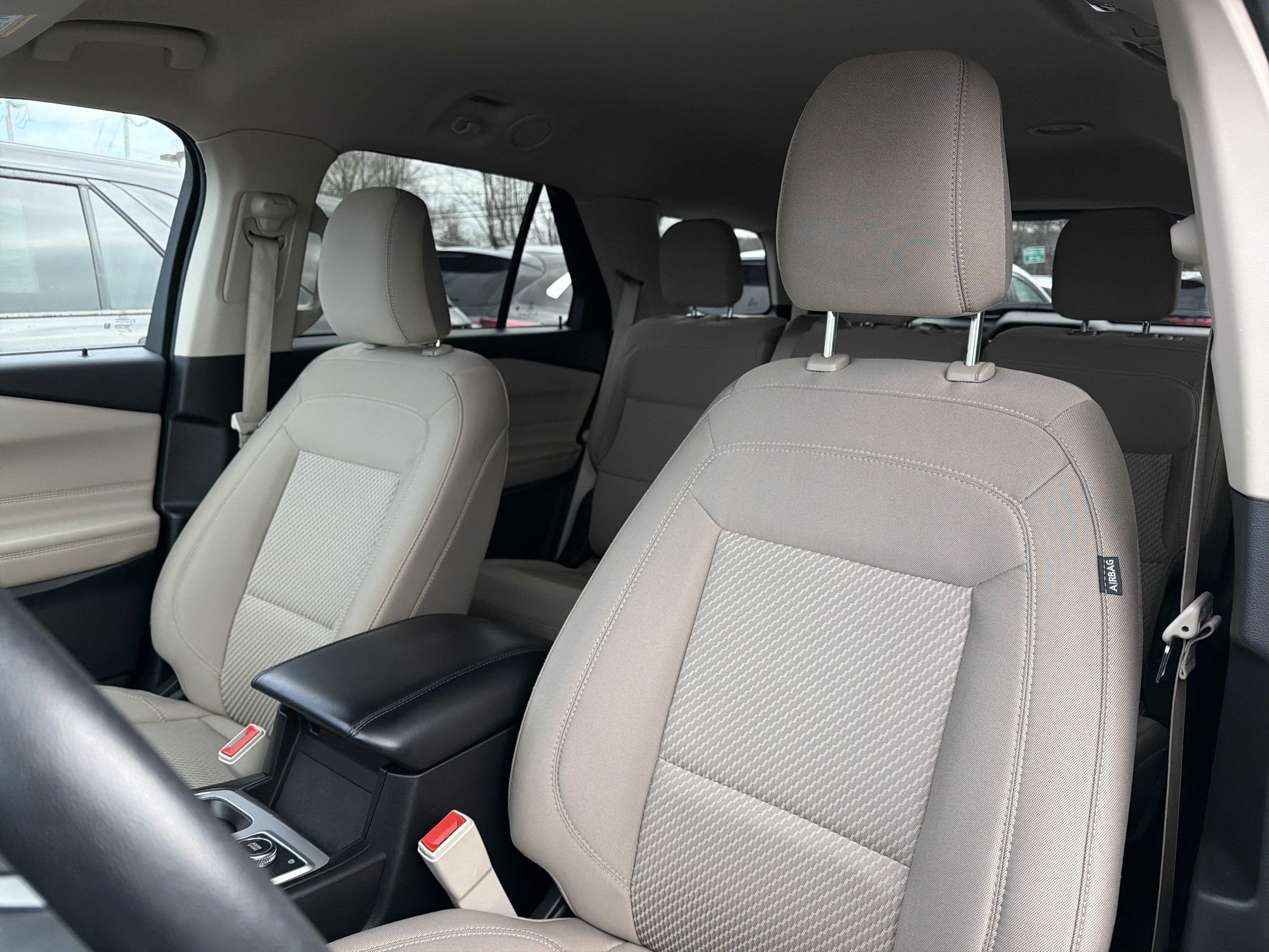 Used 2022 Ford Explorer XLT image 11