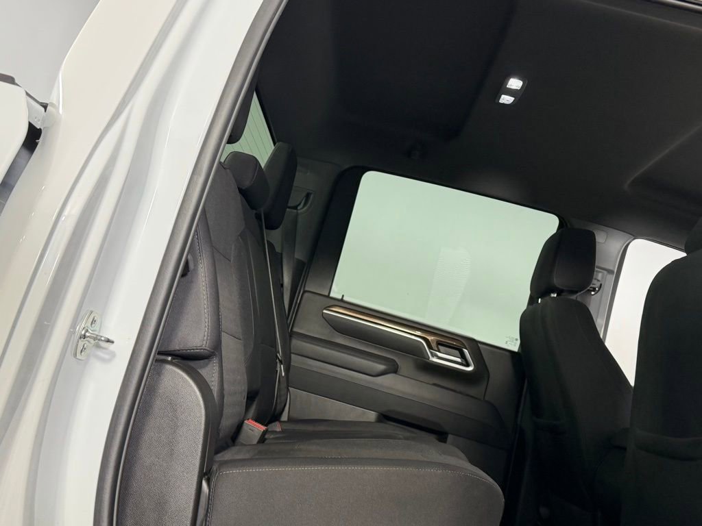 Used 2025 Chevrolet Silverado 2500 LT w/ Convenience Package image 32