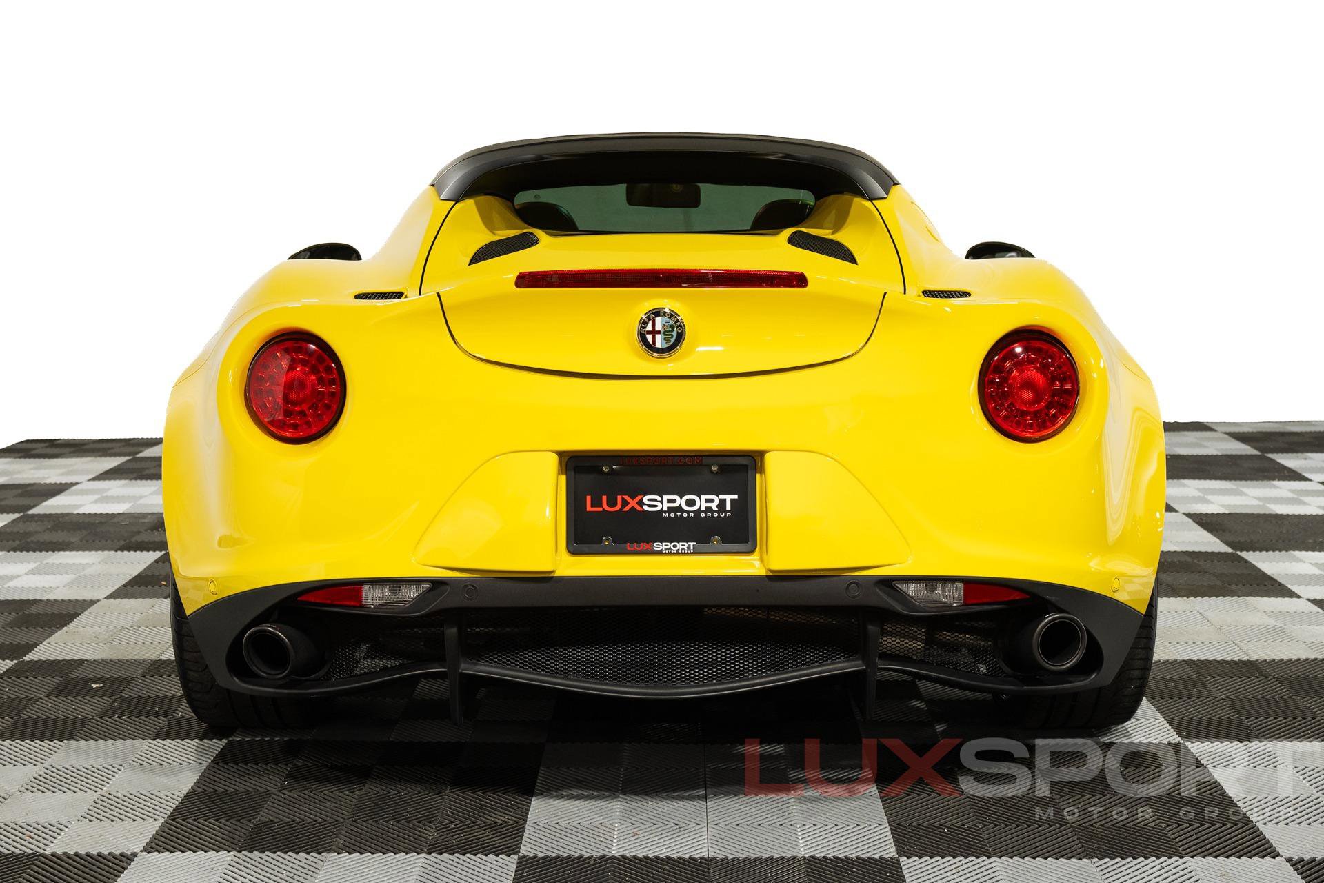 Used 2016 Alfa Romeo 4C Spider RWD image 8
