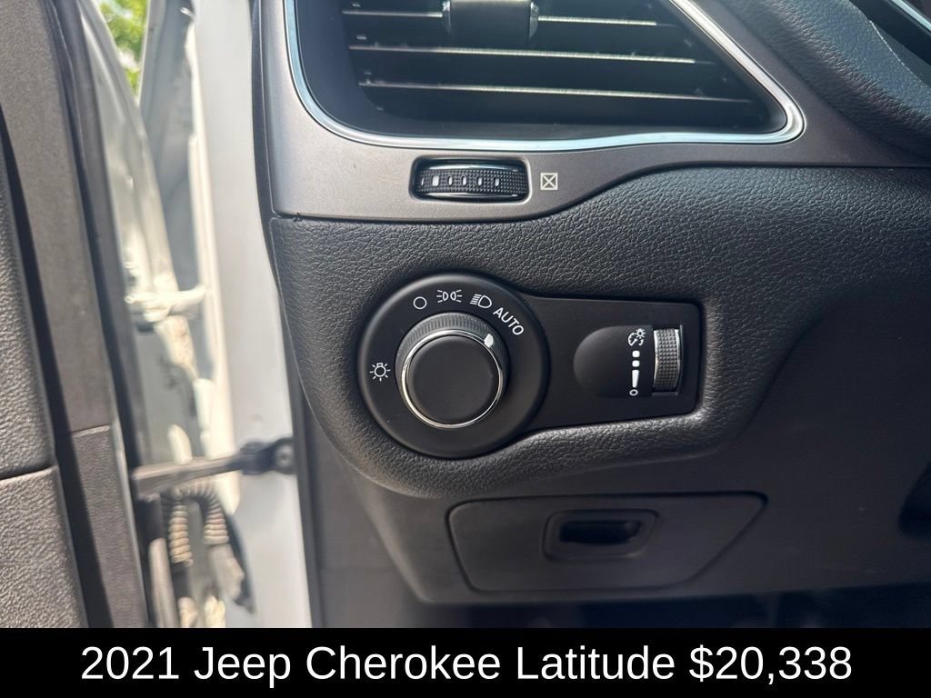 Used 2021 Jeep Cherokee Latitude w/ Mobile Office Group AWD/4WD image 31