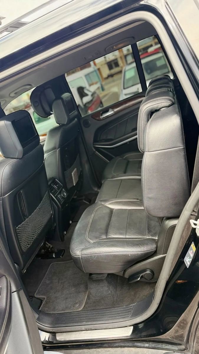 Used 2015 Mercedes-Benz GL 550 4MATIC image 13