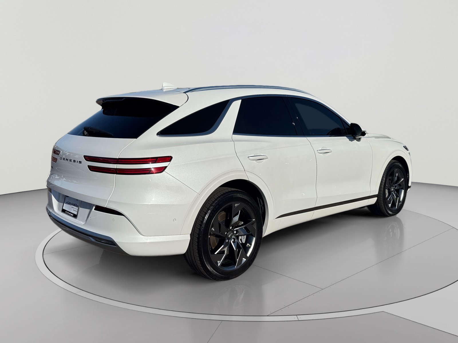 Used 2025 Genesis Electrified GV70 AWD/4WD image 5