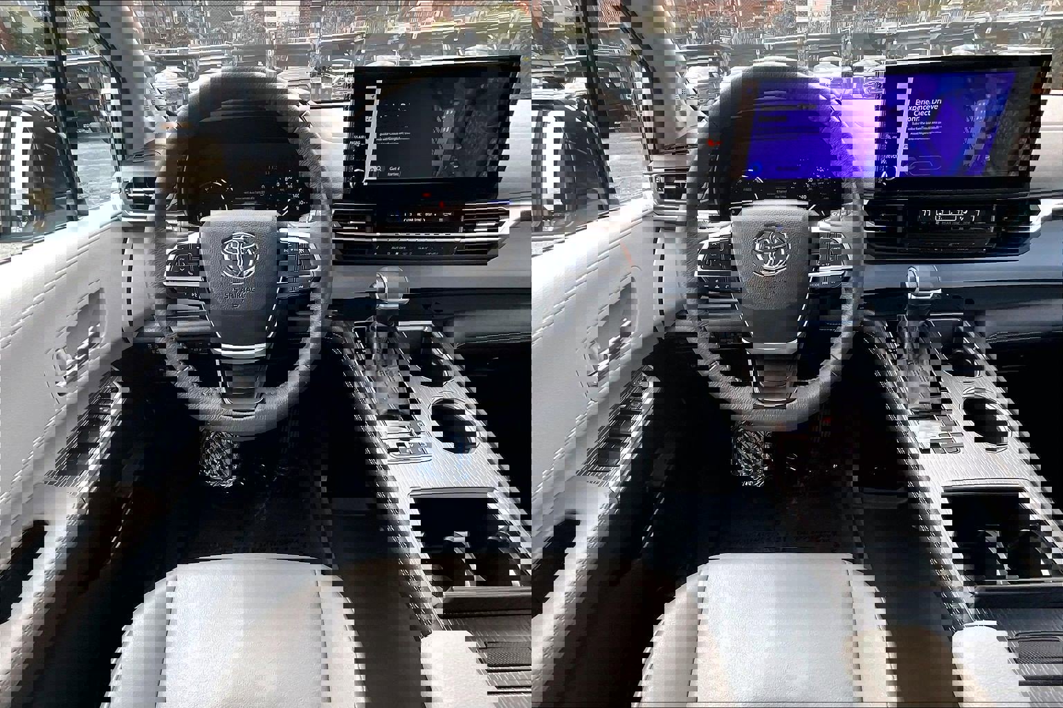 Used 2025 Toyota Sienna XLE w/ XLE Plus Package image 5