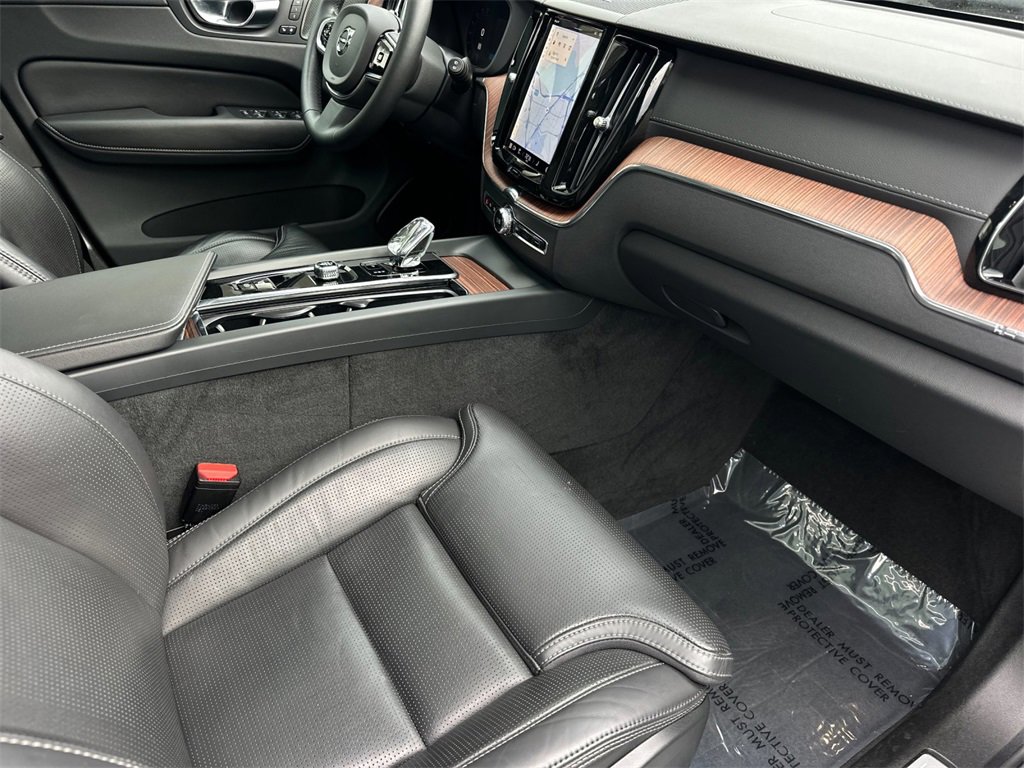Certified 2023 Volvo XC60 B5 Ultimate image 15