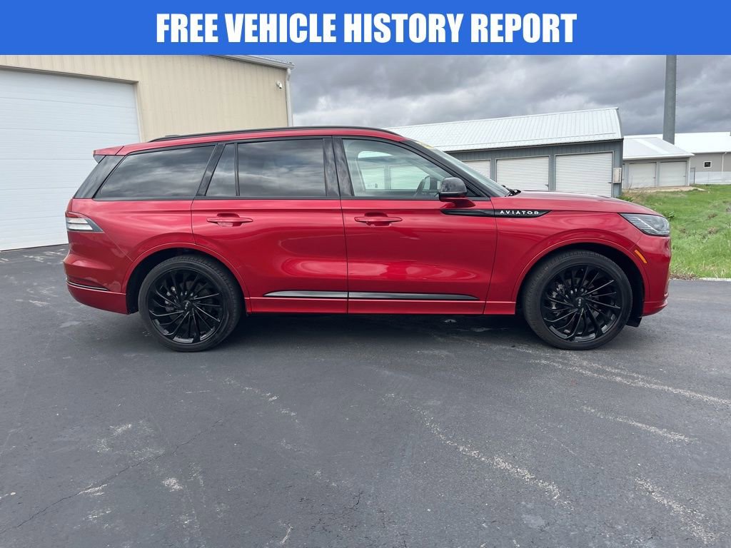 Used 2025 Lincoln Aviator Reserve w/ Equipment Group 201A image 3