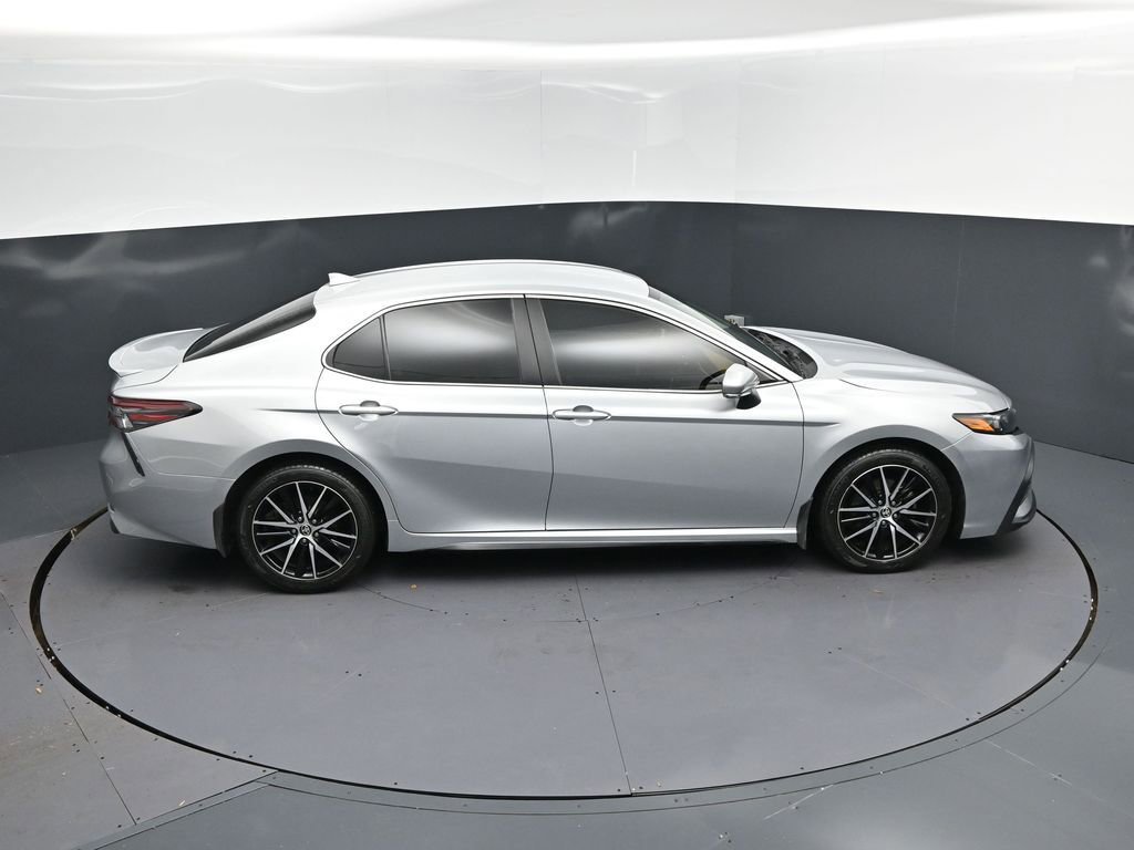 Used 2024 Toyota Camry SE image 36