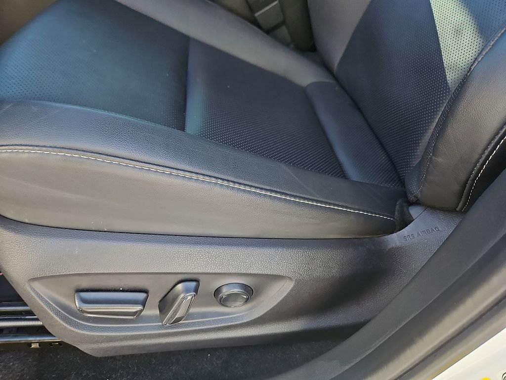 Used 2025 Toyota Crown Signia XLE image 22