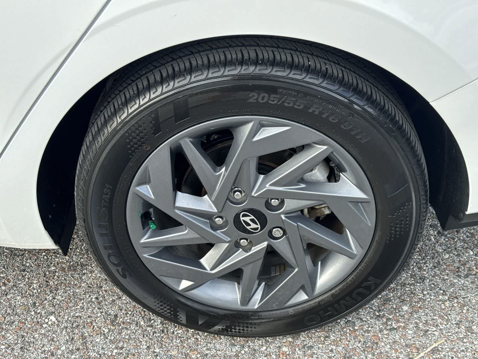 Used 2024 Hyundai Elantra SEL FWD image 20