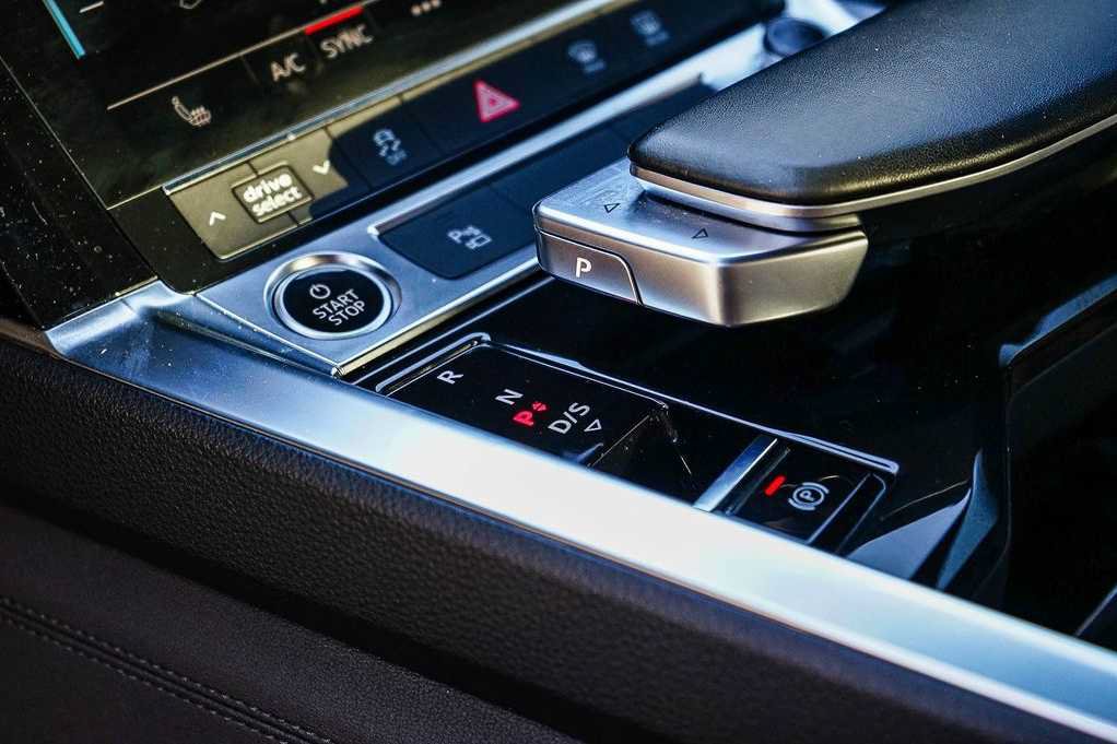 Used 2024 Audi Q8 e-tron Premium AWD/4WD image 20