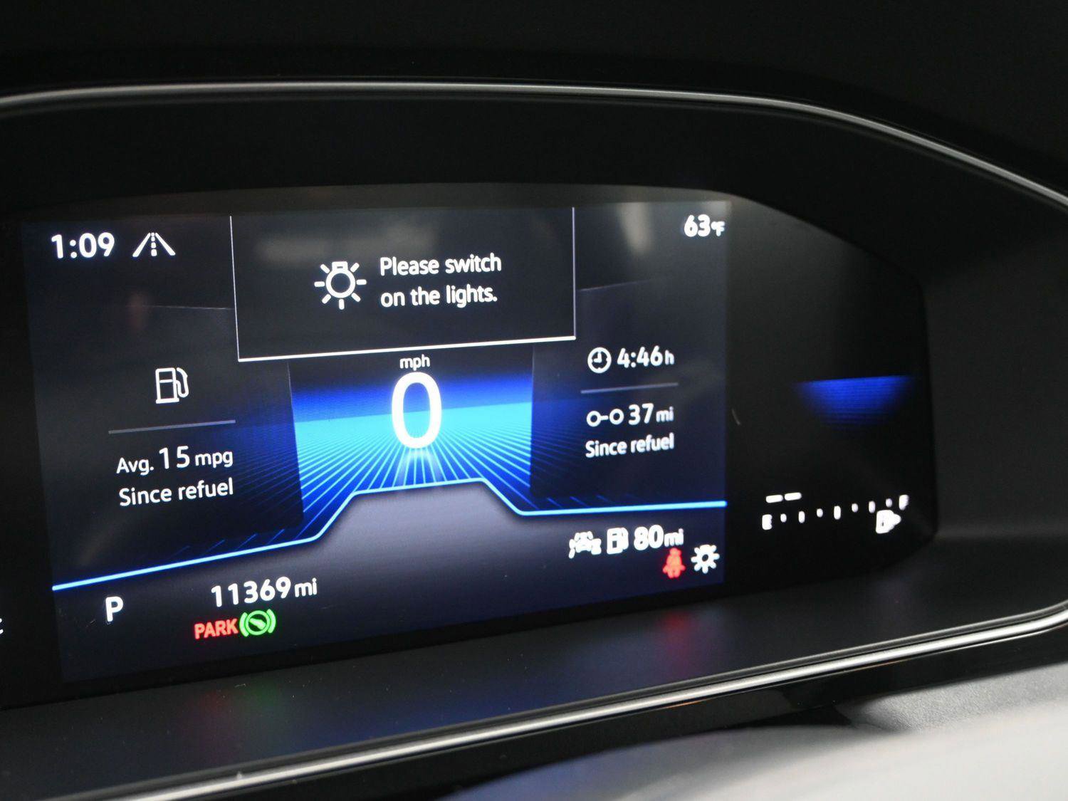 Certified 2025 Volkswagen Jetta SE w/ Sunroof Package image 2