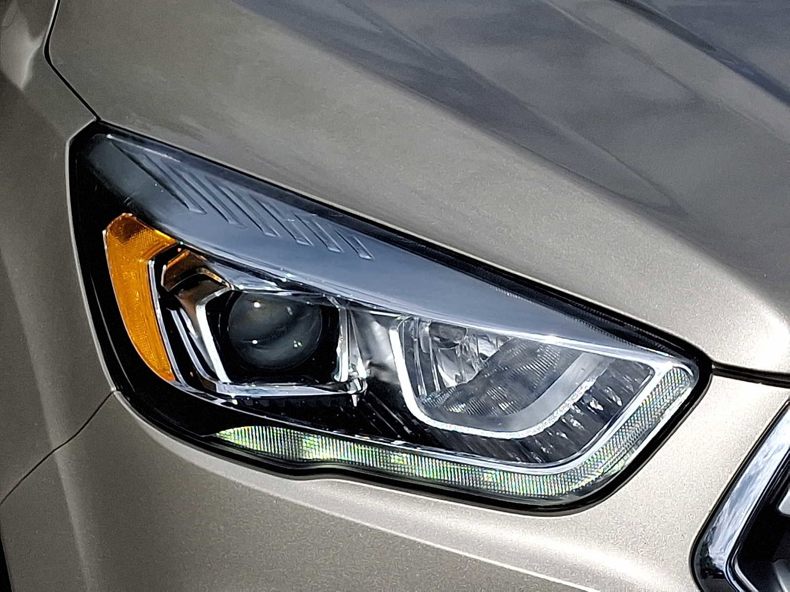 Used 2017 Ford Escape Titanium image 9