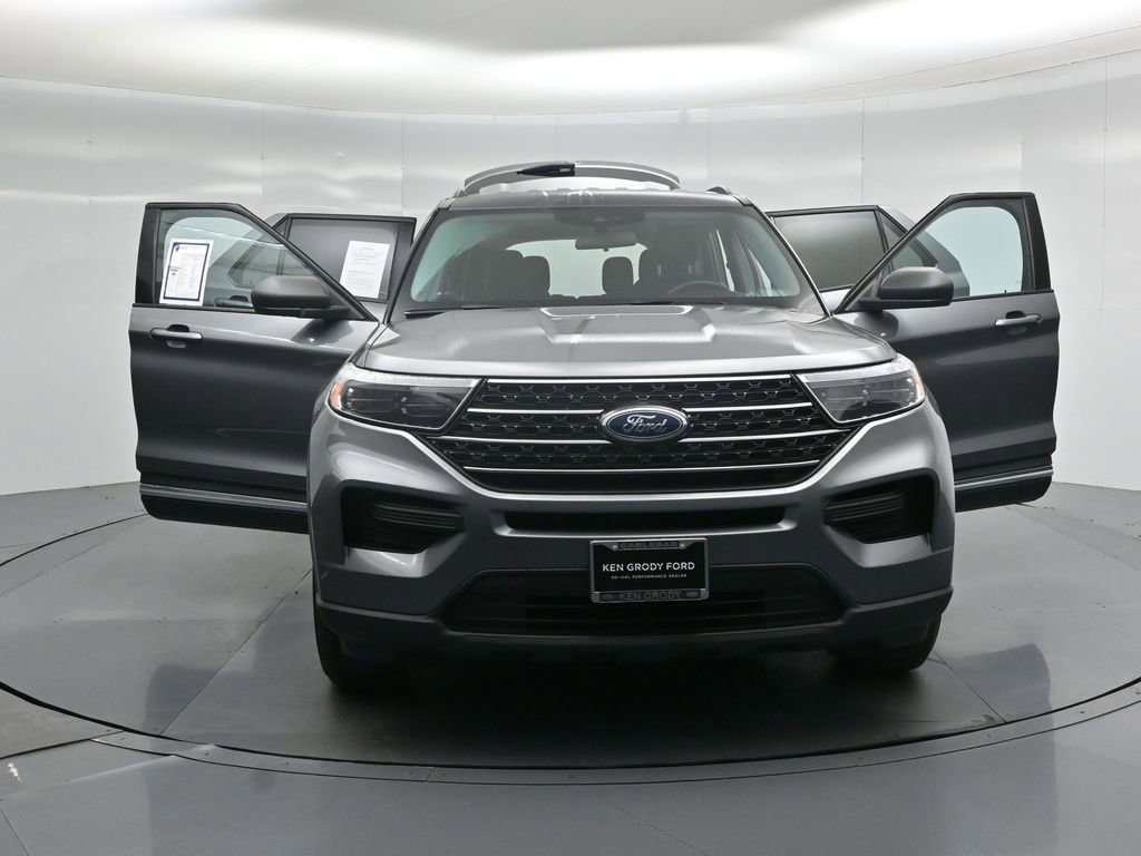 Certified 2022 Ford Explorer XLT w/ Class IV Trailer Tow Package image 35