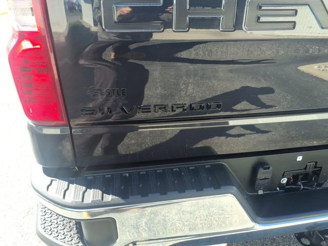 Used 2023 Chevrolet Silverado 1500 LT w/ Convenience Package II AWD/4WD image 25