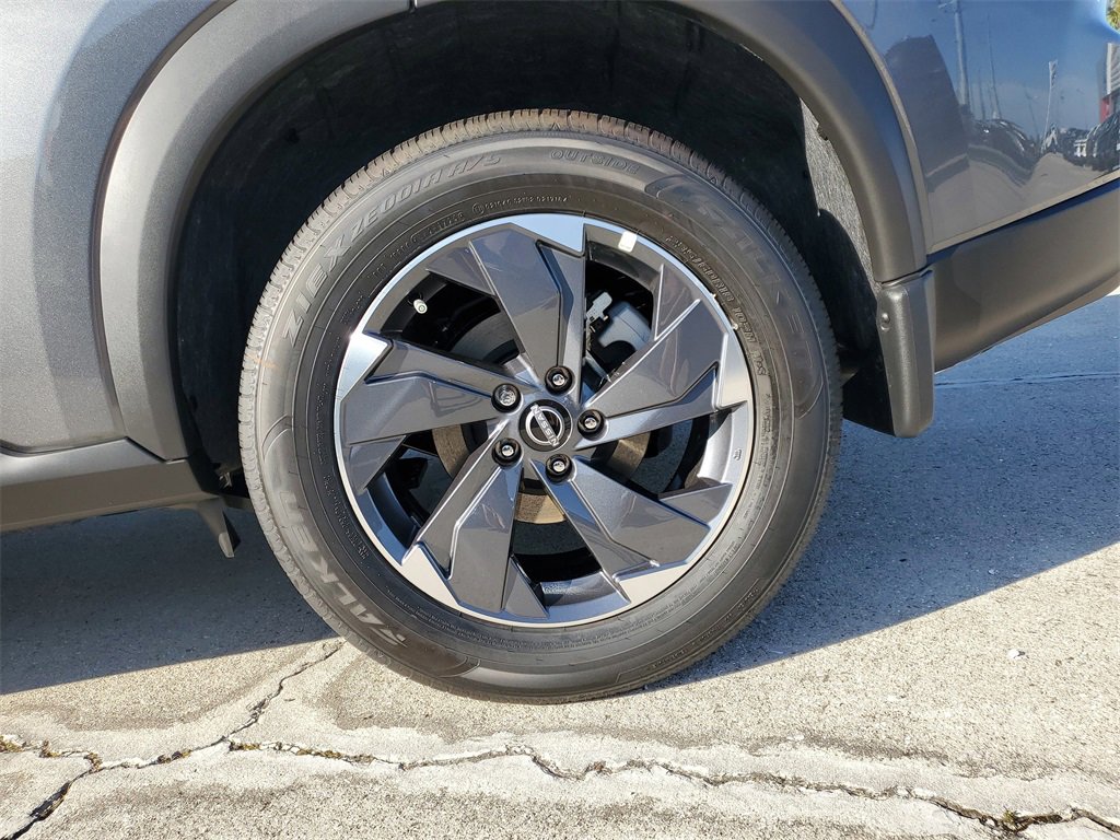 New 2026 Nissan Rogue SV image 5