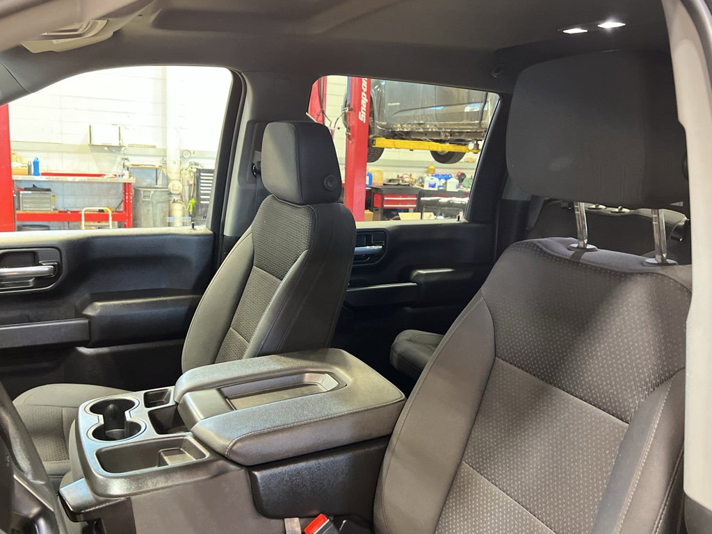 Used 2023 Chevrolet Silverado 2500 Custom w/ Custom Convenience Package image 15