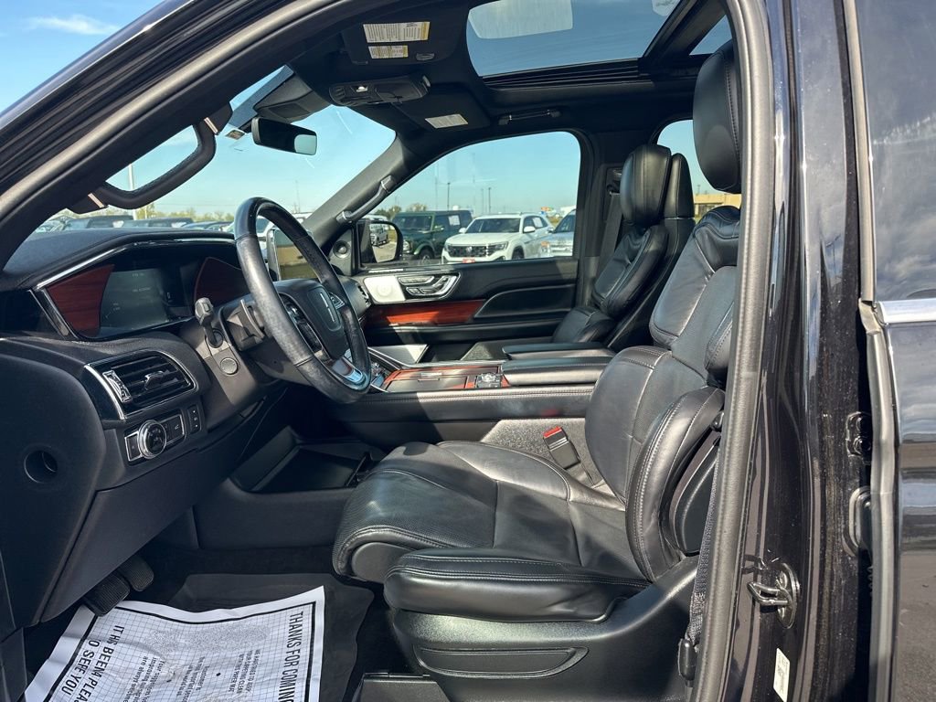 Used 2021 Lincoln Navigator Reserve w/ Luxury Package image 13