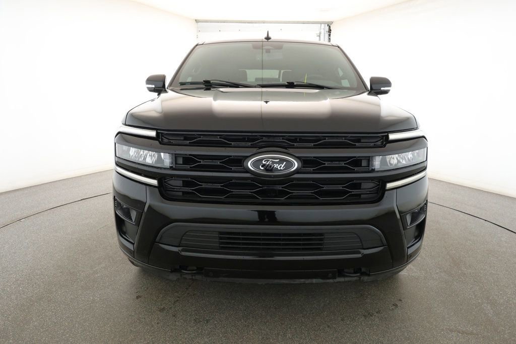 Used 2023 Ford Expedition Limited image 2