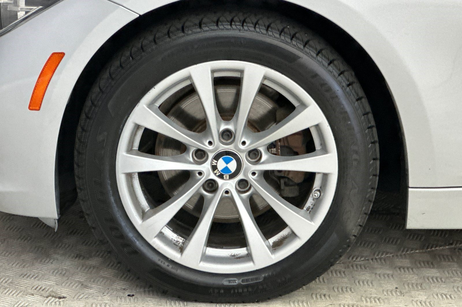 Used 2018 BMW 320i xDrive Sedan w/ Convenience Package AWD/4WD image 12