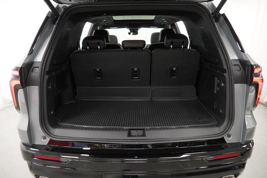 New 2027 Chevrolet Traverse RS w/ LPO, Floor Liner Package AWD/4WD image 25