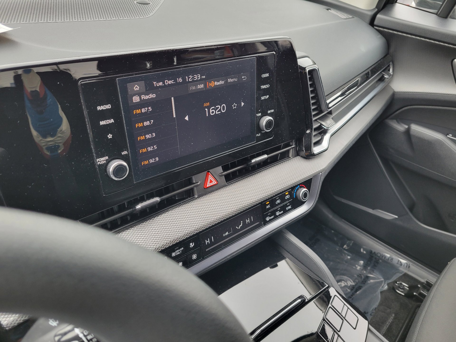 Used 2025 Kia Sportage LX image 27